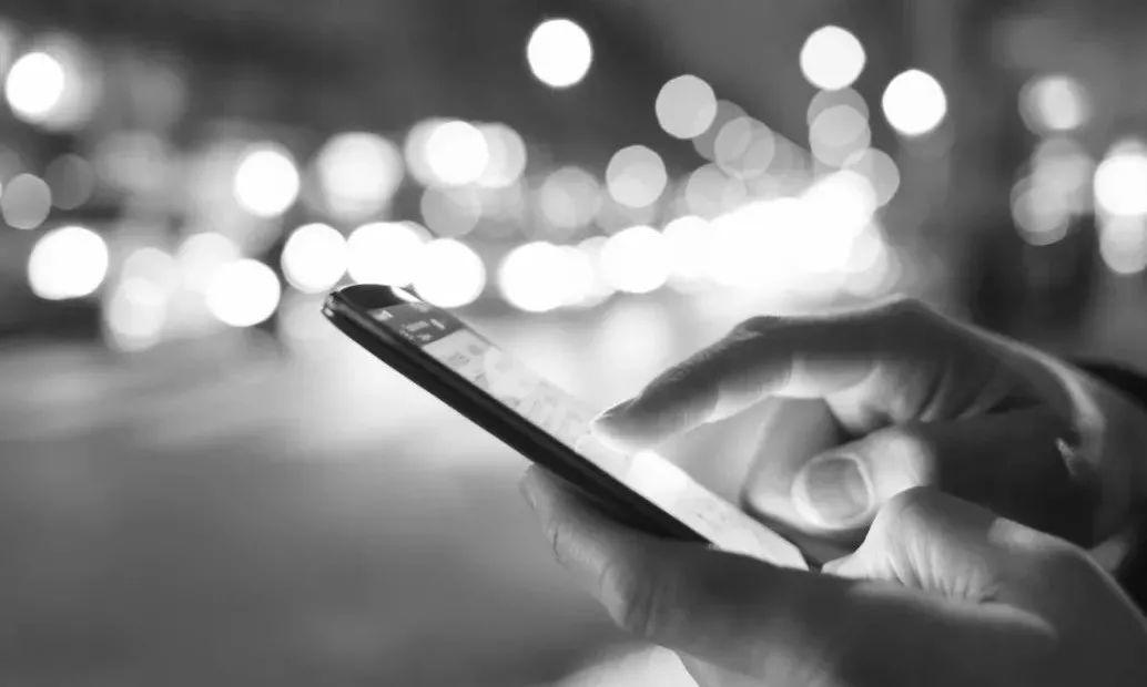 青年人，你为何如此孤独！*